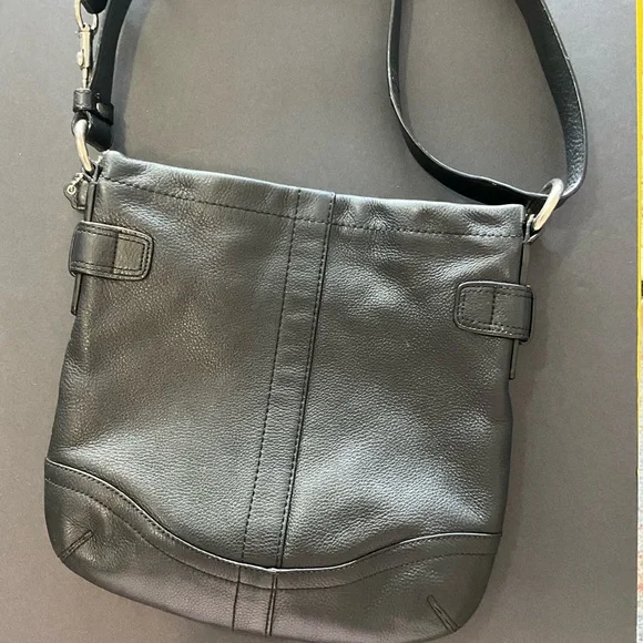 Vintage Coach Black Leather boho Shoulder Bag crossbody with Chain Accent - Picture 2 of 6